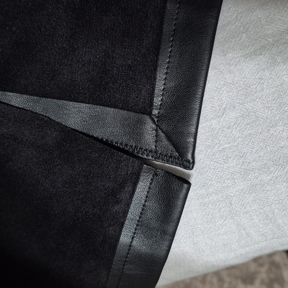 Fahsyee Faux Leather Skirt (M) - Picture 9 of 11